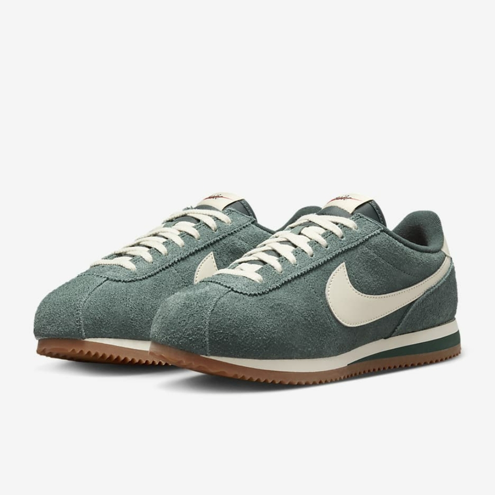 Nike Cortez Sneakers In Green/ White Womens Shoes Size 6